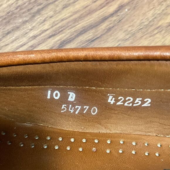 Allen Edmonds Nashua Classic Tassel Mens Leather Loafer in Cognac. Size 10D. main image 5